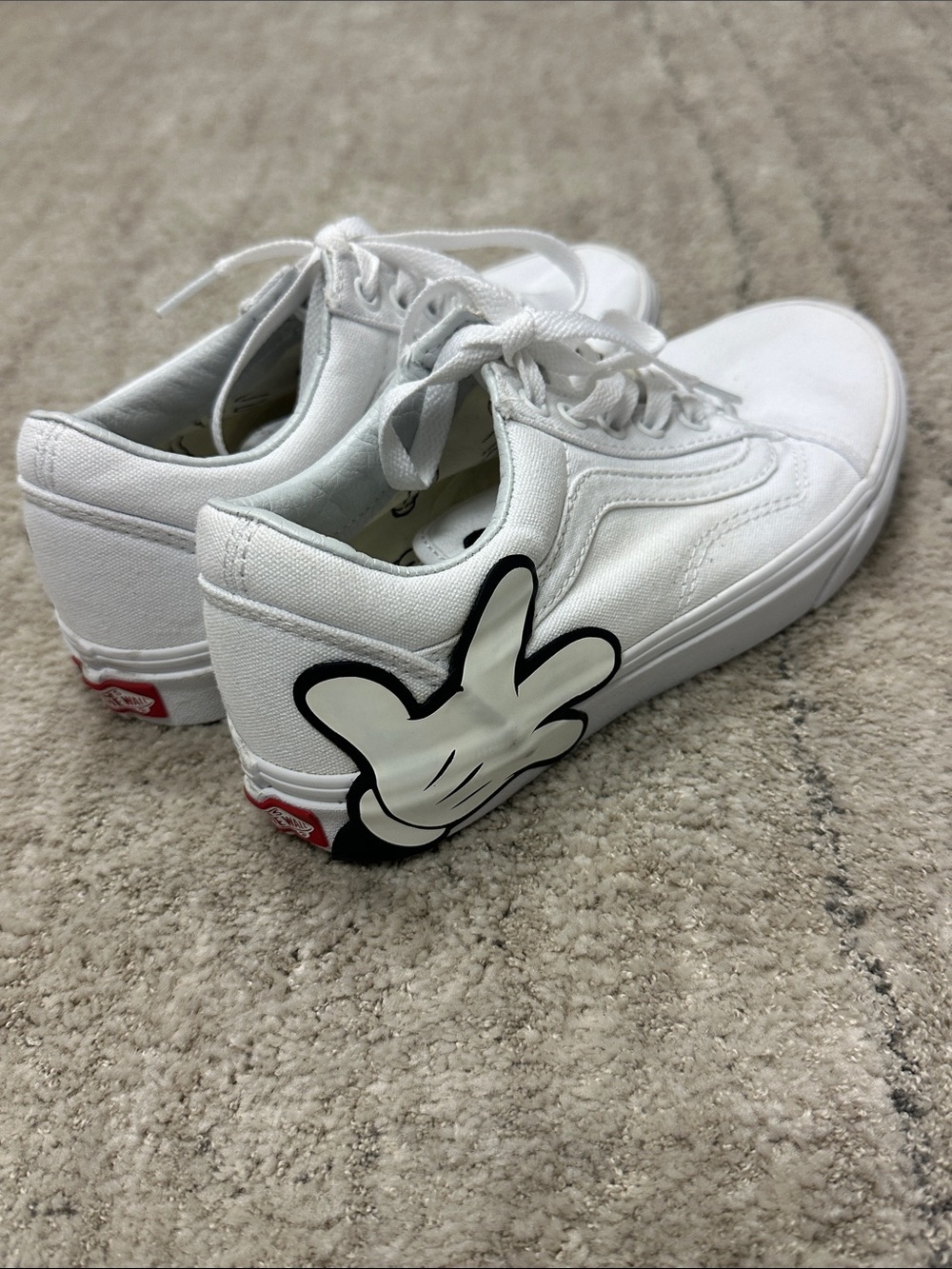 Disney x Vans Old Skool "Mickey Mouse Hand" Sneakers White Men’s 6 | Women’s 7.5 - Picture 9 of 9